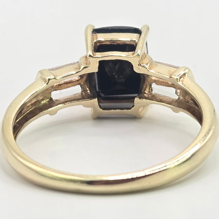 Vintage: 9ct Yellow Gold Almandine Garnet & White Topaz Ring