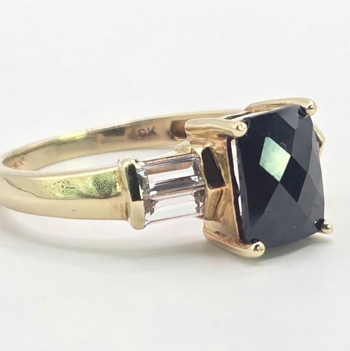 Vintage: 9ct Yellow Gold Almandine Garnet & White Topaz Ring