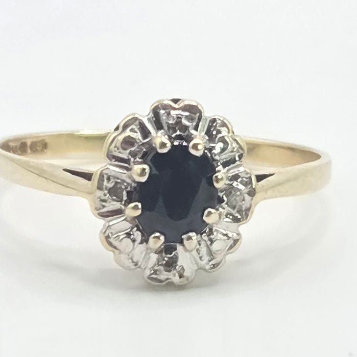 Vintage: 9ct Yellow Gold Oval Sapphire & Diamond Cluster Ring