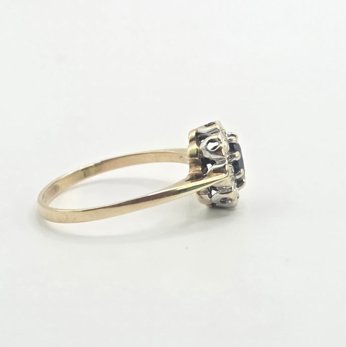 Vintage: 9ct Yellow Gold Oval Sapphire & Diamond Cluster Ring