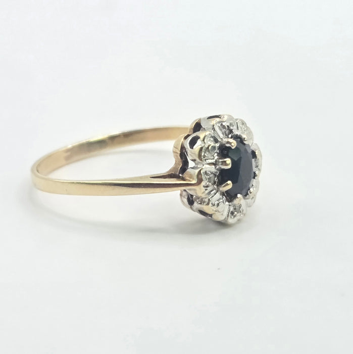 Vintage: 9ct Yellow Gold Oval Sapphire & Diamond Cluster Ring