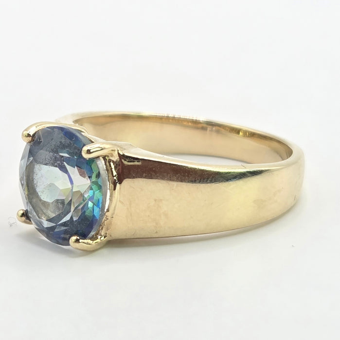 Vintage: 9ct Yellow Gold Round Blue Topaz Solitaire Ring