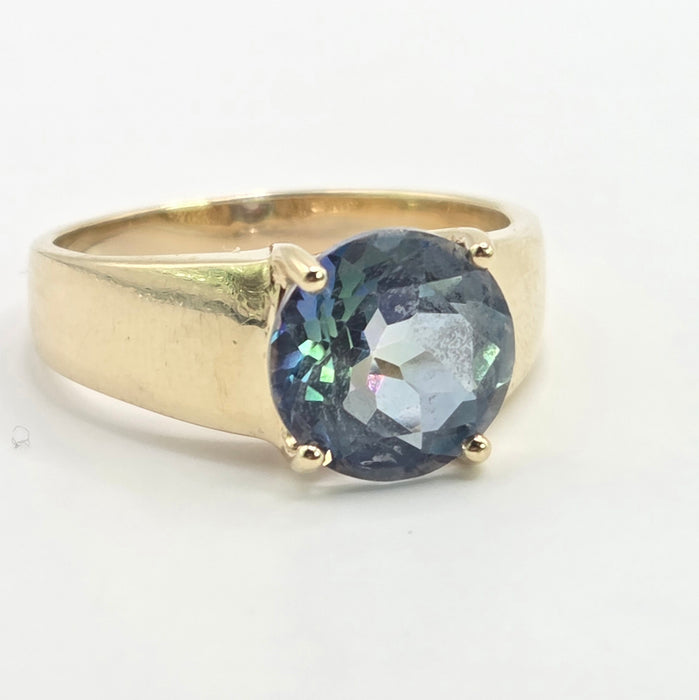 Vintage: 9ct Yellow Gold Round Blue Topaz Solitaire Ring