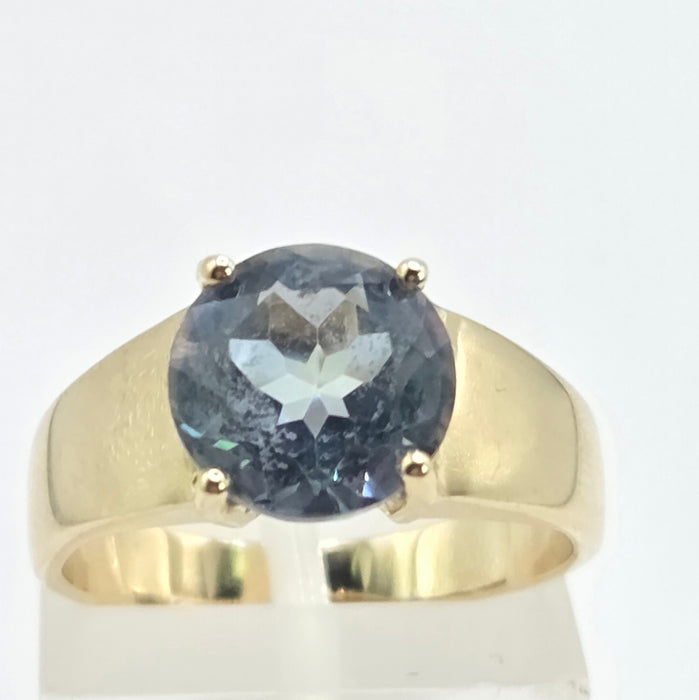 Vintage: 9ct Yellow Gold Round Blue Topaz Solitaire Ring