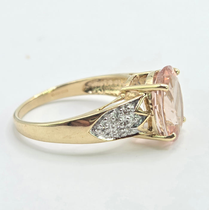 Vintage: 9ct Yellow Gold Oval Morganite & Diamond Solitaire Ring