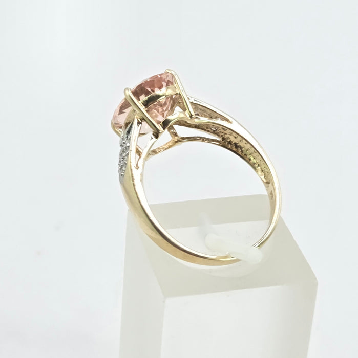 Vintage: 9ct Yellow Gold Oval Morganite & Diamond Solitaire Ring