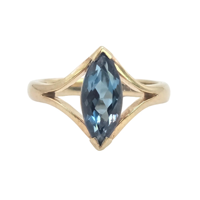 Vintage: 9ct Yellow Gold Marquise Sapphire Solitaire Ring — From 1988