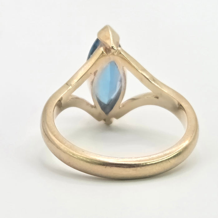 Vintage: 9ct Yellow Gold Marquise Sapphire Solitaire Ring — From 1988