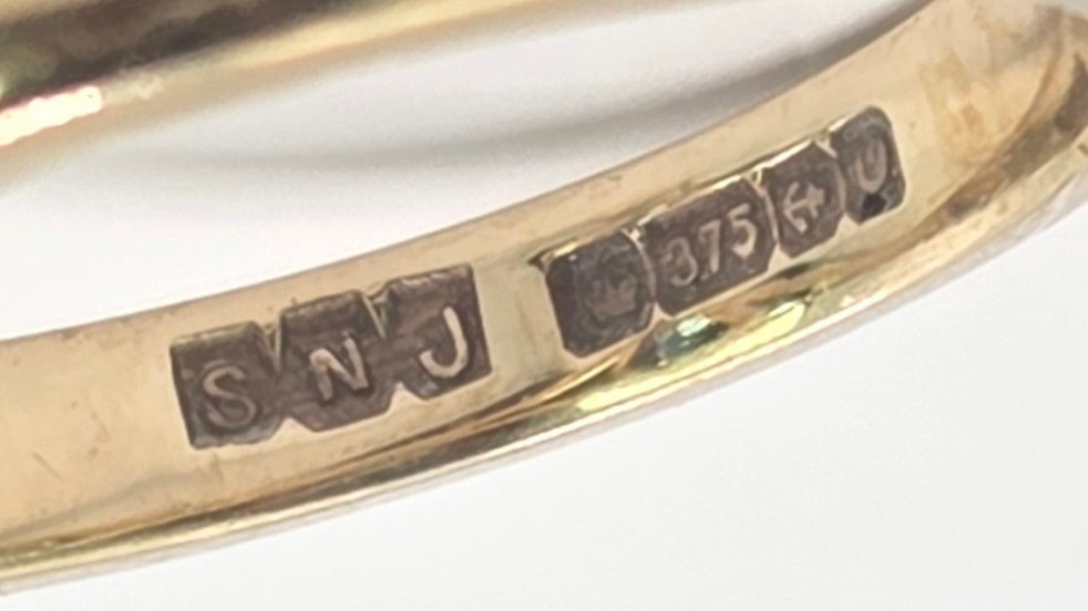 Vintage: 9ct Yellow Gold Marquise Sapphire Solitaire Ring — From 1988