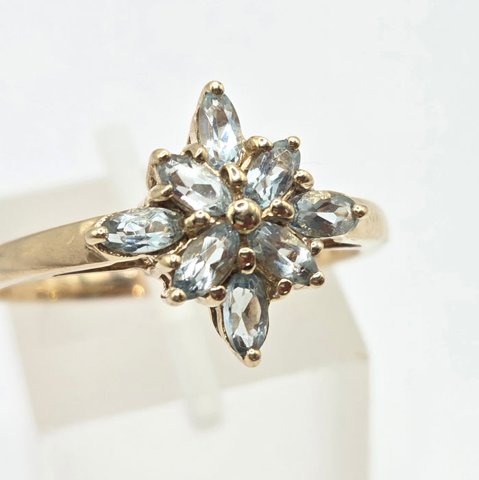 Vintage: 9ct Yellow Gold Oval Aquamarine Floral Star Cluster Ring