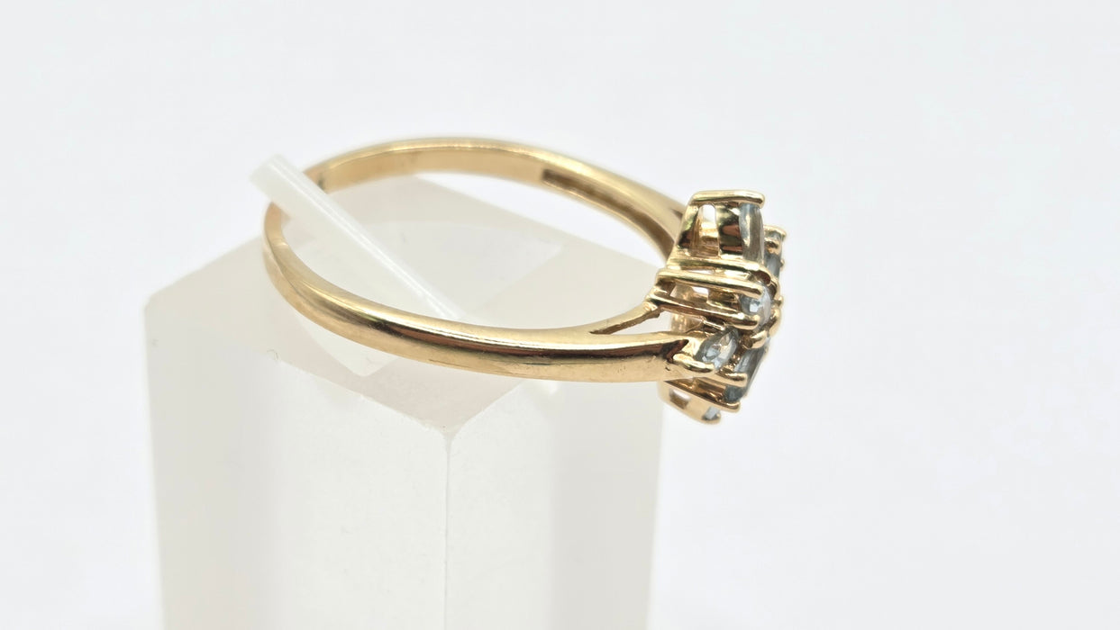 Vintage: 9ct Yellow Gold Oval Aquamarine Floral Star Cluster Ring