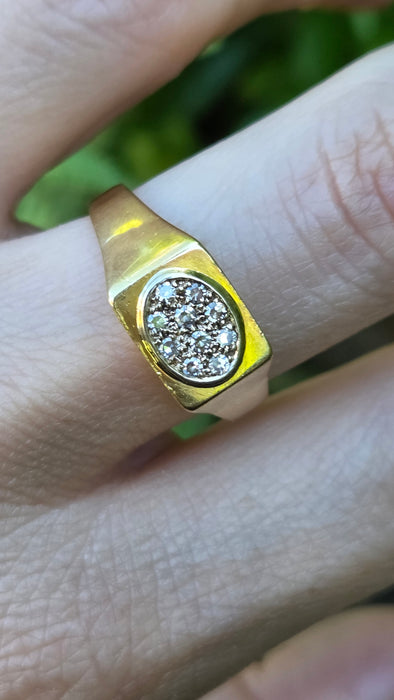 Vintage: 18ct Yellow Gold Diamond Signet Ring