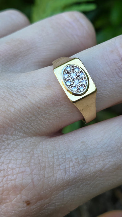Vintage: 18ct Yellow Gold Diamond Signet Ring