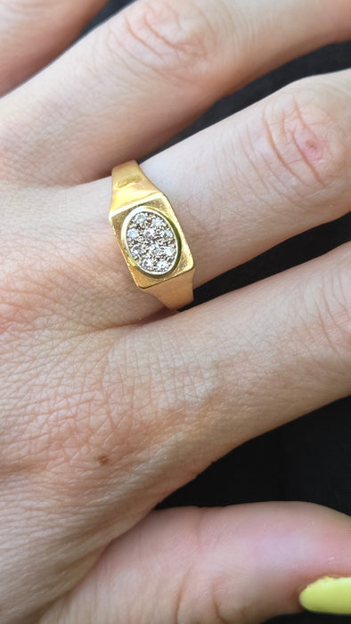 Vintage: 18ct Yellow Gold Diamond Signet Ring