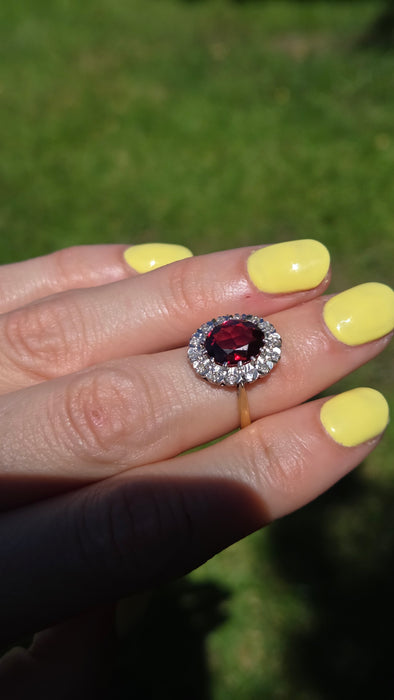 Vintage: 18ct Yellow Gold Garnet & Diamond Cluster Ring — 2.60ct & 0.21ct — From 1983