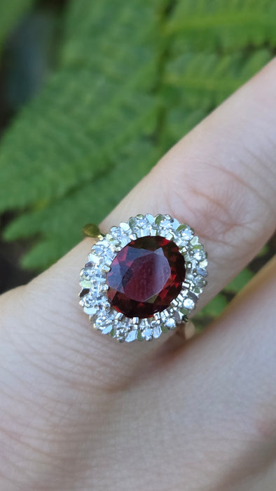 Vintage: 18ct Yellow Gold Garnet & Diamond Cluster Ring — 2.60ct & 0.21ct — From 1983