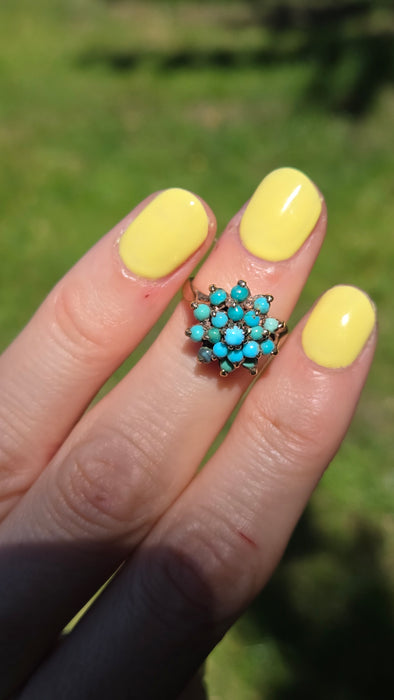Vintage: 9ct Yellow Gold Nineteen Turquoise Floral Cluster Ring