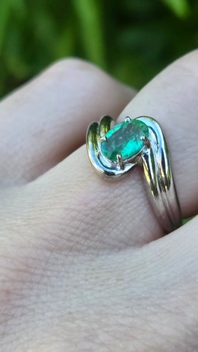 Vintage: 9ct White Gold Oval Emerald Bypass Solitaire Ring