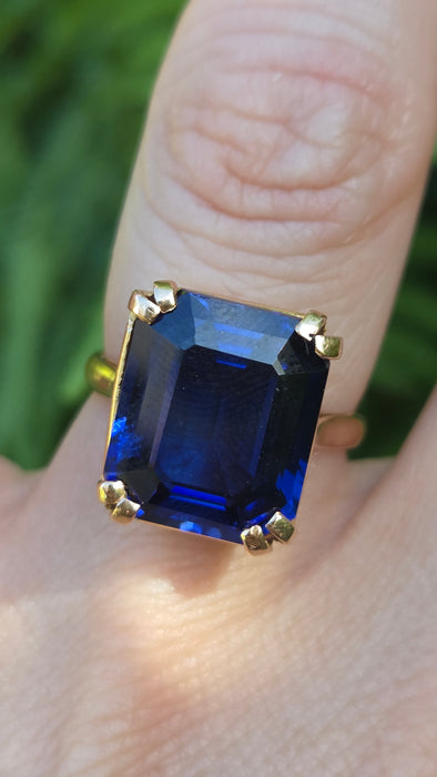 Vintage: 18ct Yellow Gold Sapphire Solitaire Cocktail Ring