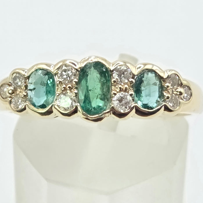 Vintage: 9ct Yellow Gold Emerald & Diamond Half Eternity Ring