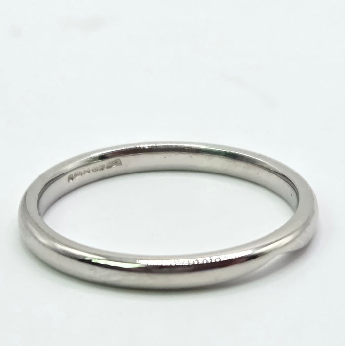 Vintage: 18ct White Gold Wedding Band with Engagement Ring Groove