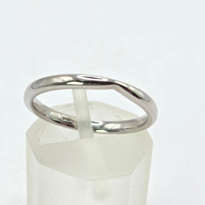 Vintage: 18ct White Gold Wedding Band with Engagement Ring Groove