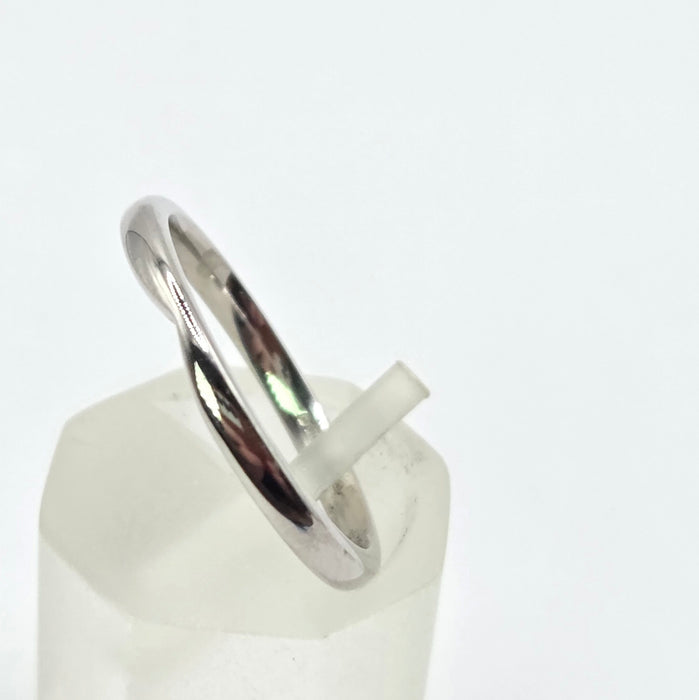 Vintage: 18ct White Gold Wedding Band with Engagement Ring Groove