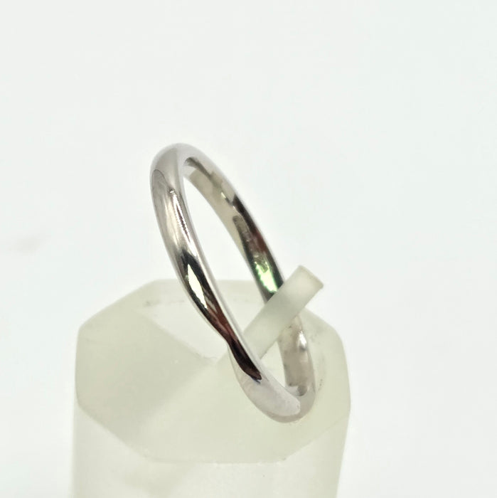 Vintage: 18ct White Gold Wedding Band with Engagement Ring Groove