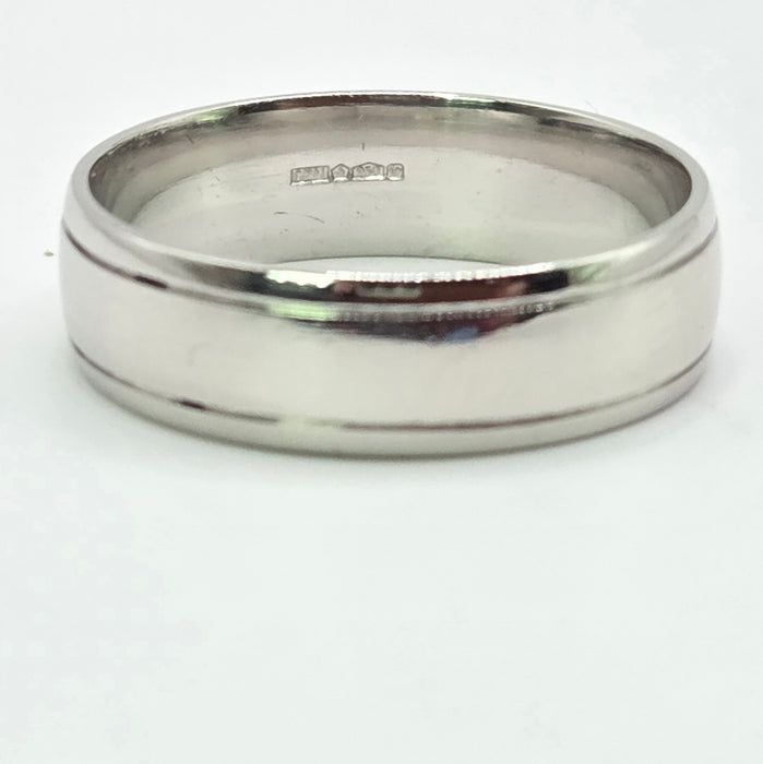 Vintage: Platinum 950 Substantial & Elegant Wedding Band