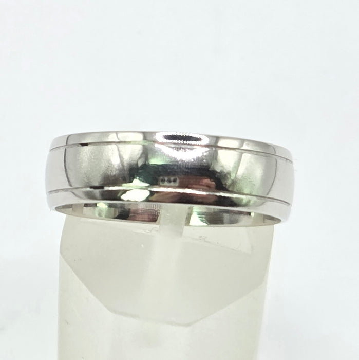 Vintage: Platinum 950 Substantial & Elegant Wedding Band