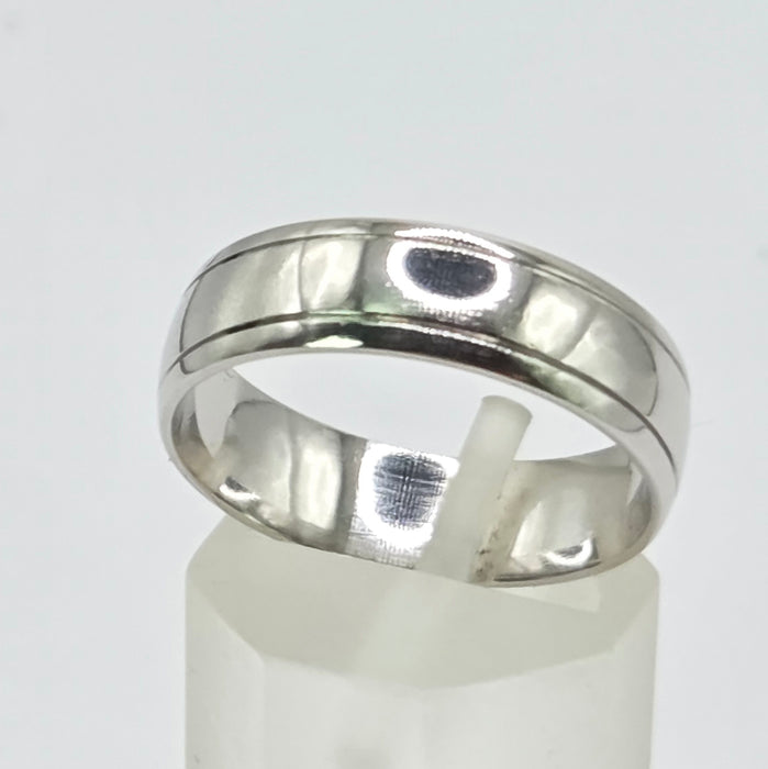 Vintage: Platinum 950 Substantial & Elegant Wedding Band