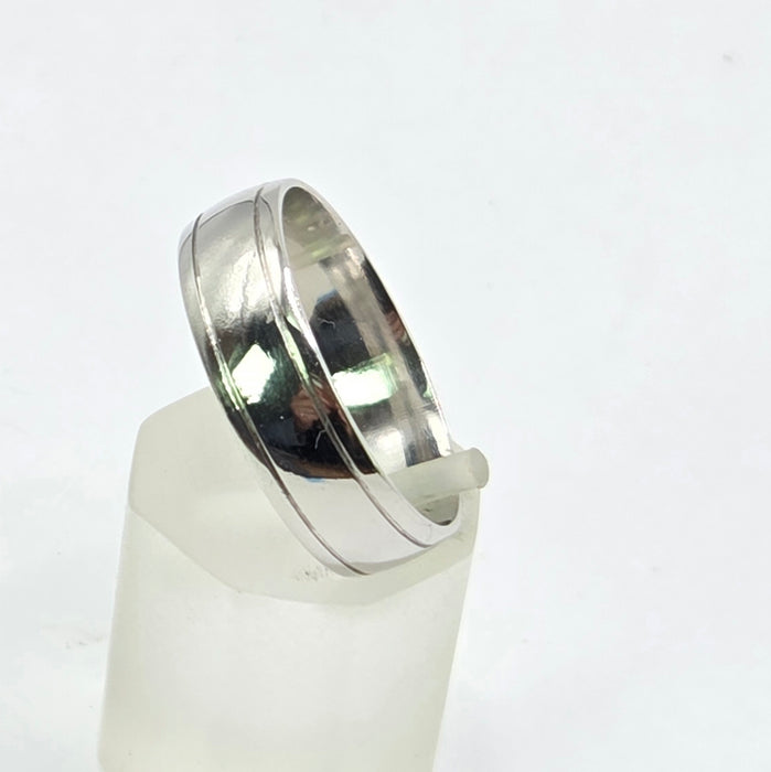 Vintage: Platinum 950 Substantial & Elegant Wedding Band