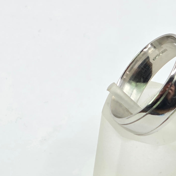 Vintage: Platinum 950 Substantial & Elegant Wedding Band