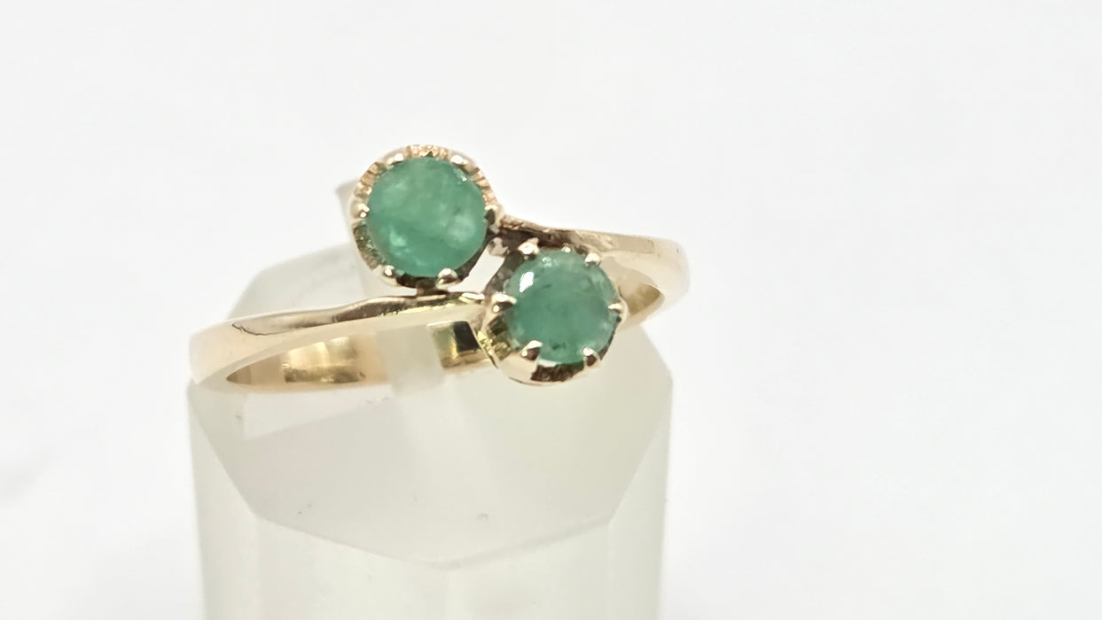 Vintage: 18ct Yellow Gold Twin Emerald Crossover Ring