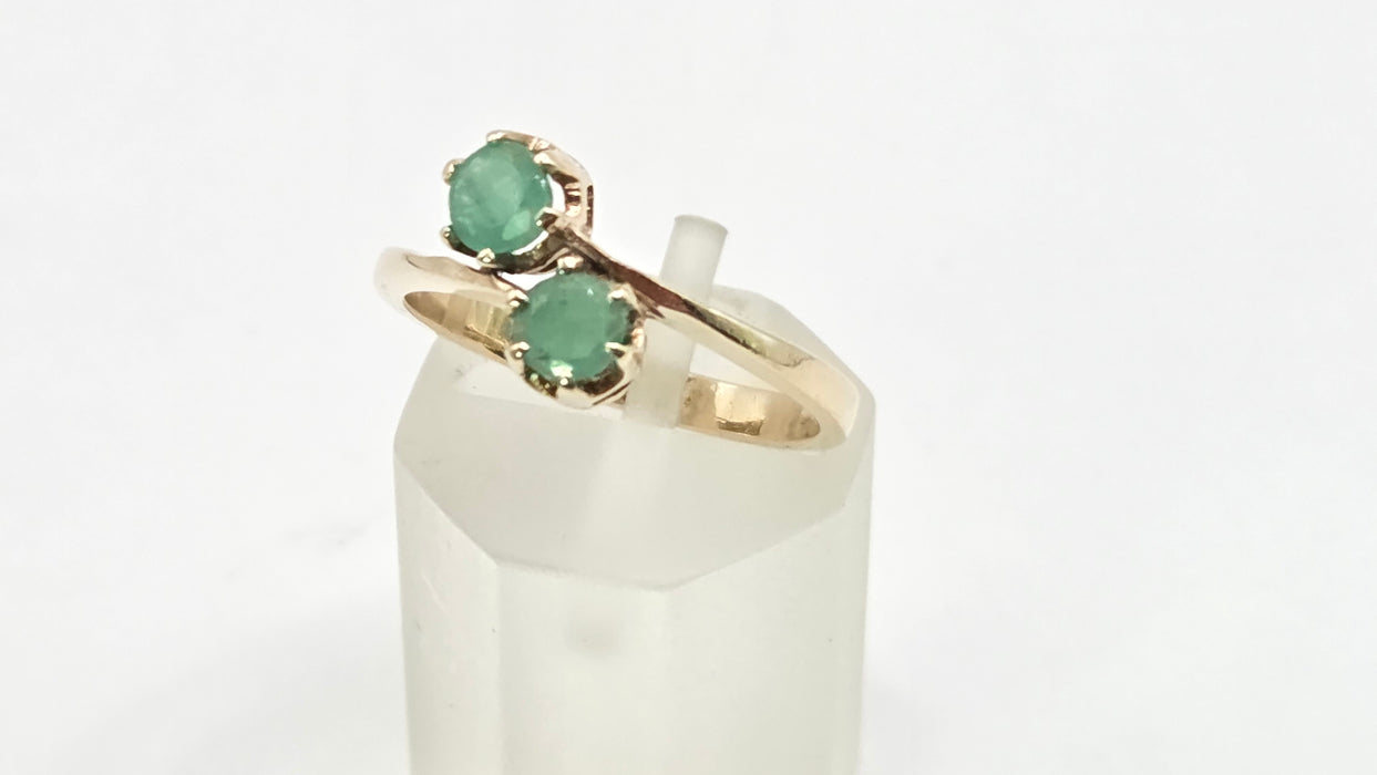 Vintage: 18ct Yellow Gold Twin Emerald Crossover Ring