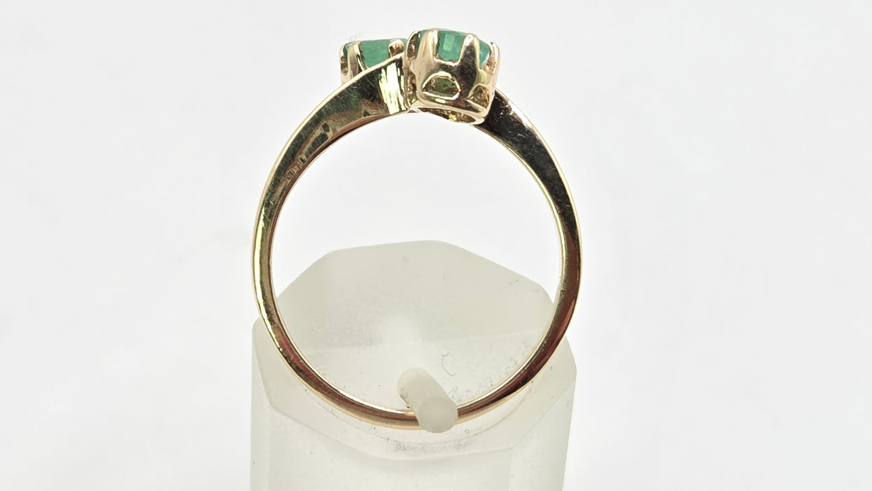 Vintage: 18ct Yellow Gold Twin Emerald Crossover Ring