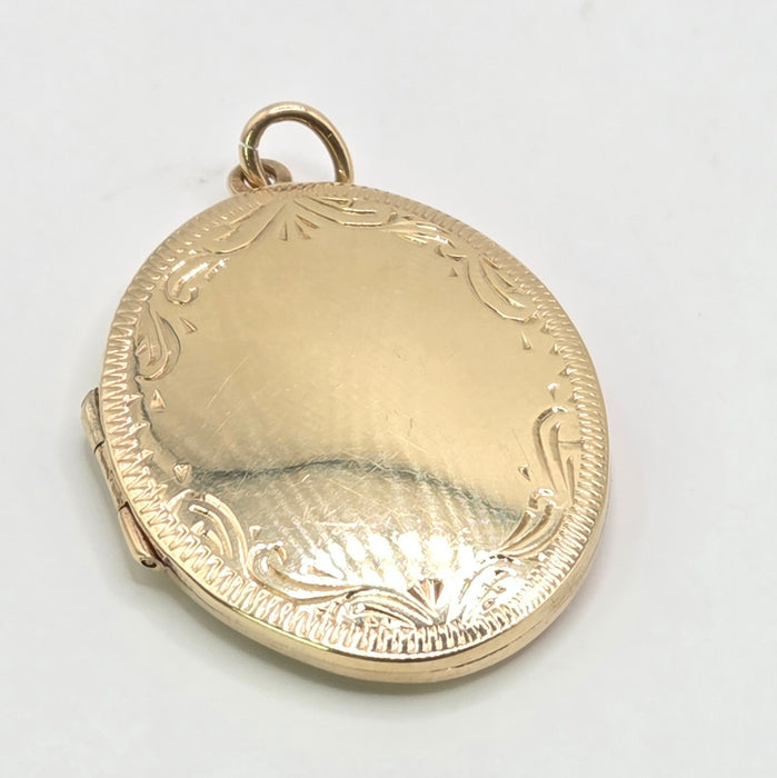 Vintage: 9ct Yellow Gold Oval Locket — From 1979