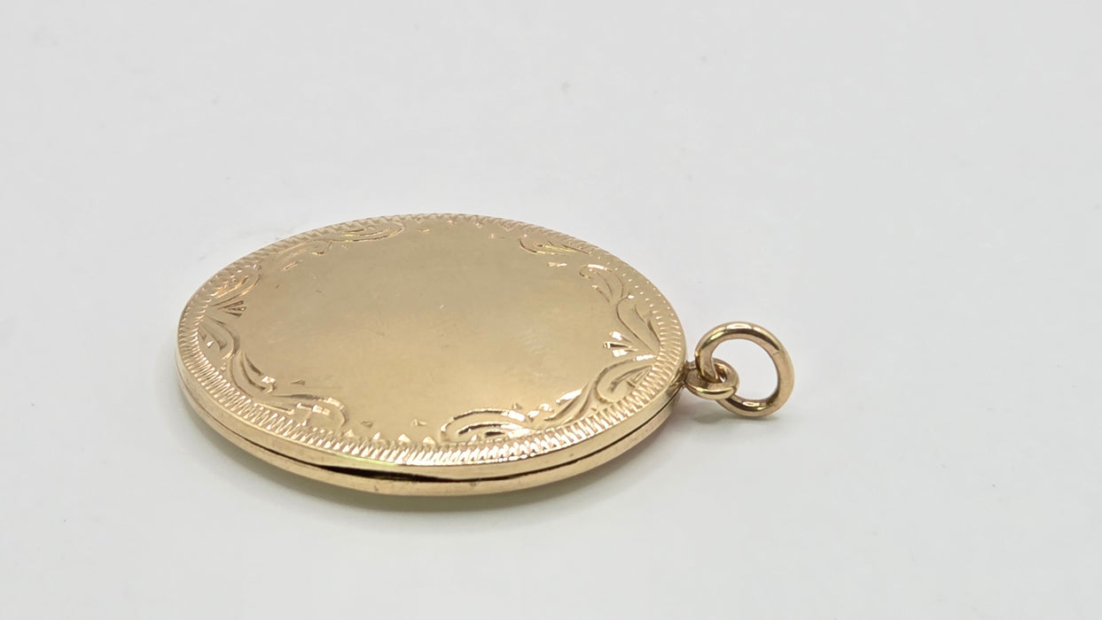 Vintage: 9ct Yellow Gold Oval Locket — From 1979
