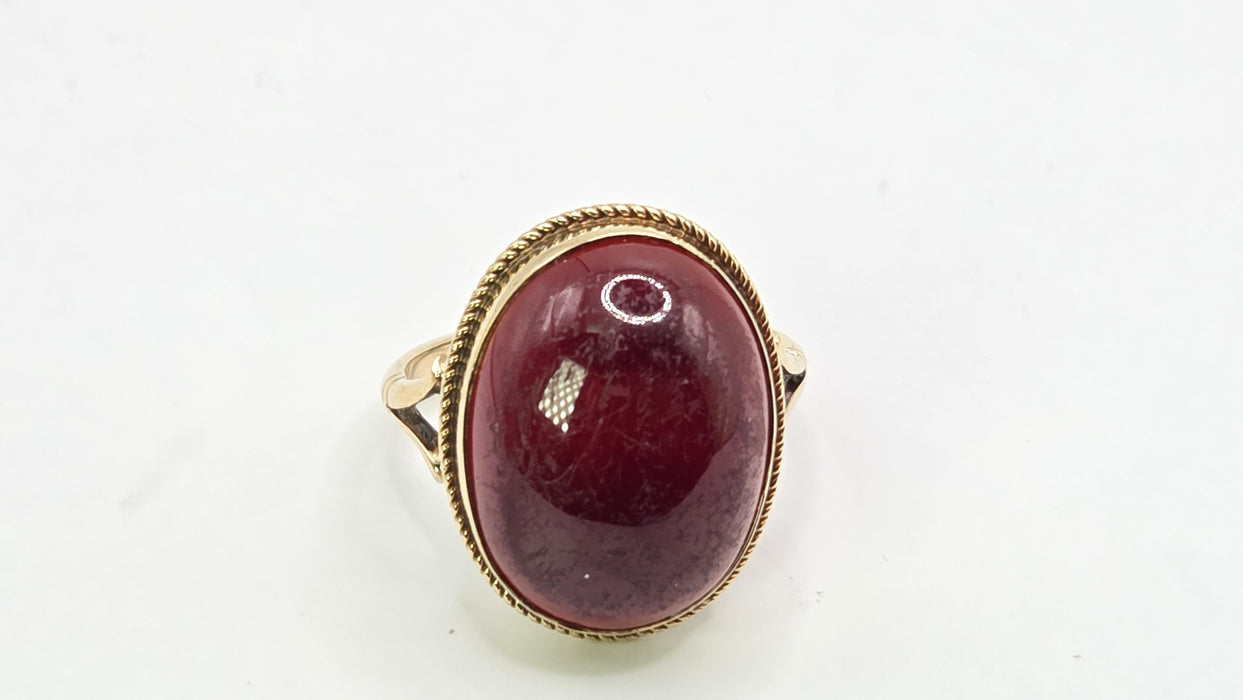 Vintage: 9ct Yellow Gold Cabochon Garnet Carbuncle Signet Ring — From 1995