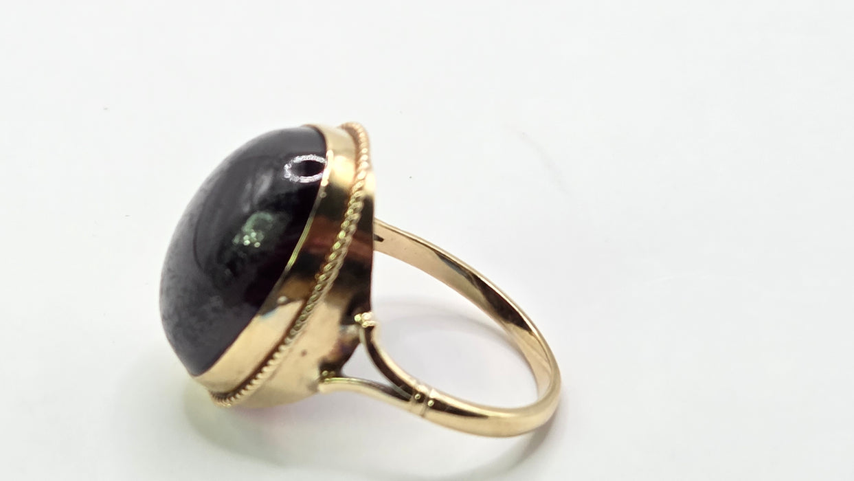 Vintage: 9ct Yellow Gold Cabochon Garnet Carbuncle Signet Ring — From 1995