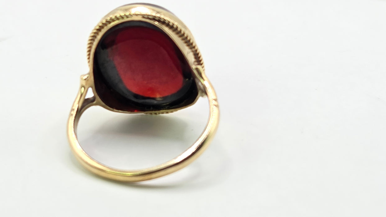 Vintage: 9ct Yellow Gold Cabochon Garnet Carbuncle Signet Ring — From 1995