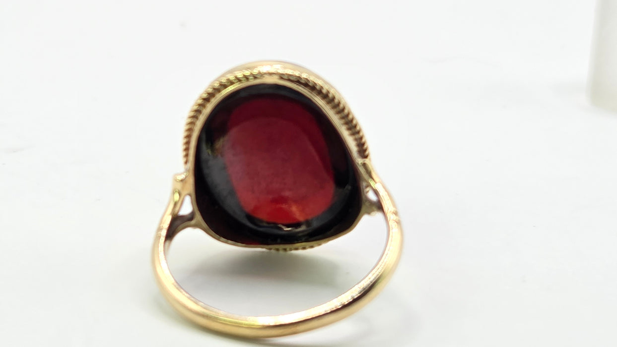 Vintage: 9ct Yellow Gold Cabochon Garnet Carbuncle Signet Ring — From 1995