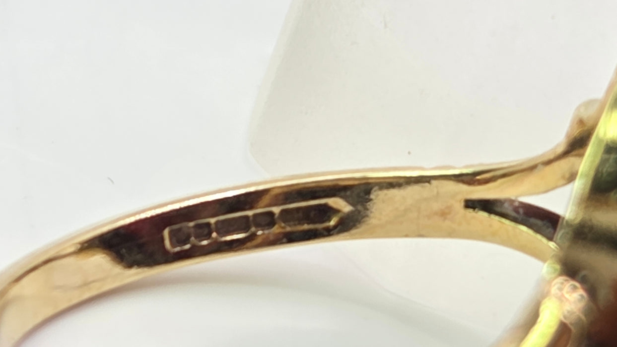 Vintage: 9ct Yellow Gold Cabochon Garnet Carbuncle Signet Ring — From 1995