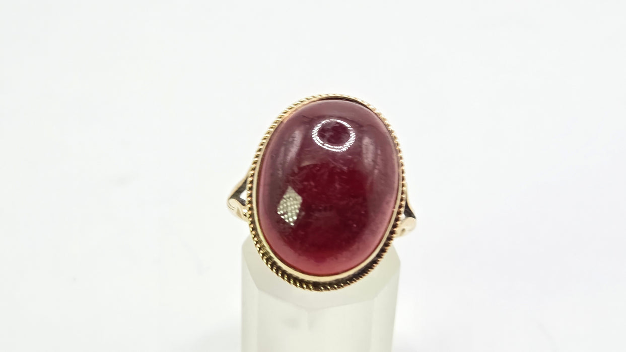 Vintage: 9ct Yellow Gold Cabochon Garnet Carbuncle Signet Ring — From 1995