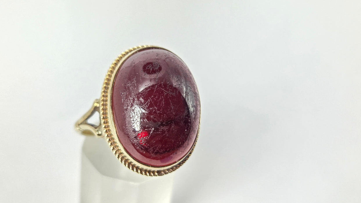 Vintage: 9ct Yellow Gold Cabochon Garnet Carbuncle Signet Ring — From 1995