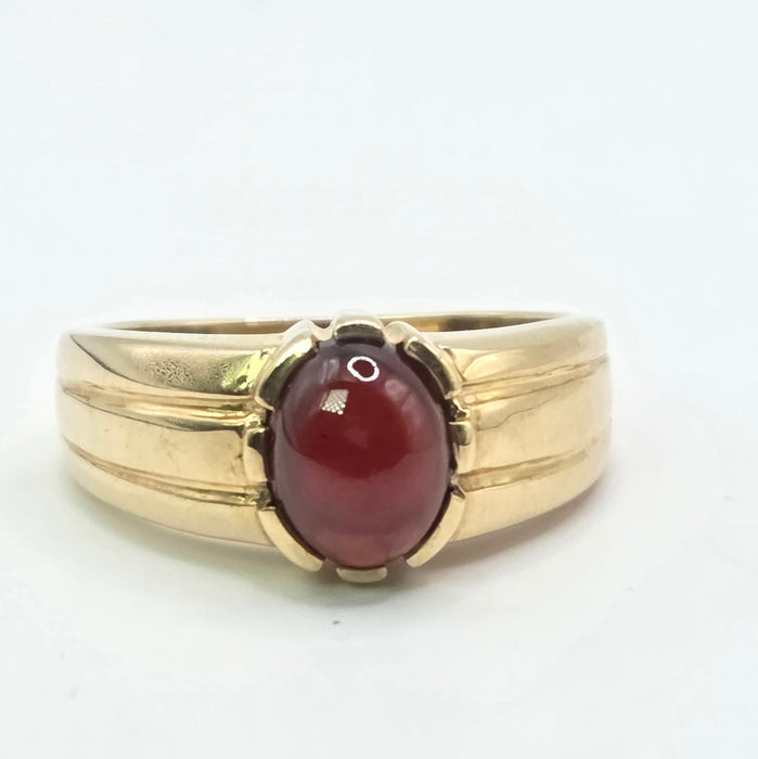 Vintage: 9ct Yellow Gold Cabochon Garnet Carbuncle Signet Ring