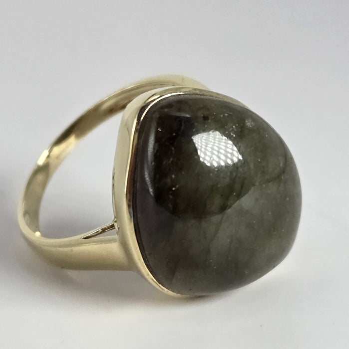 Vintage: 9ct Yellow Gold Green Agate Solitaire Ring