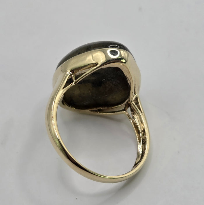 Vintage: 9ct Yellow Gold Green Agate Solitaire Ring