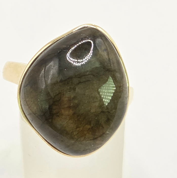 Vintage: 9ct Yellow Gold Green Agate Solitaire Ring