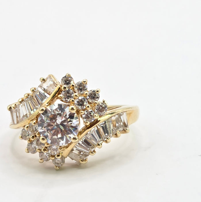 Vintage: 9ct Yellow Gold Goshenite Cluster Ring